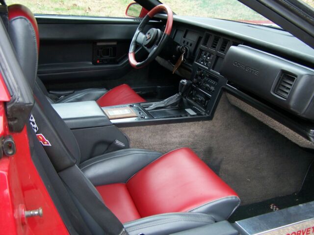 1985 Red Chevrolet Corvette Coupe