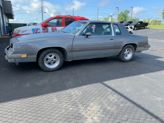 1985 White Oldsmobile Cutlass
