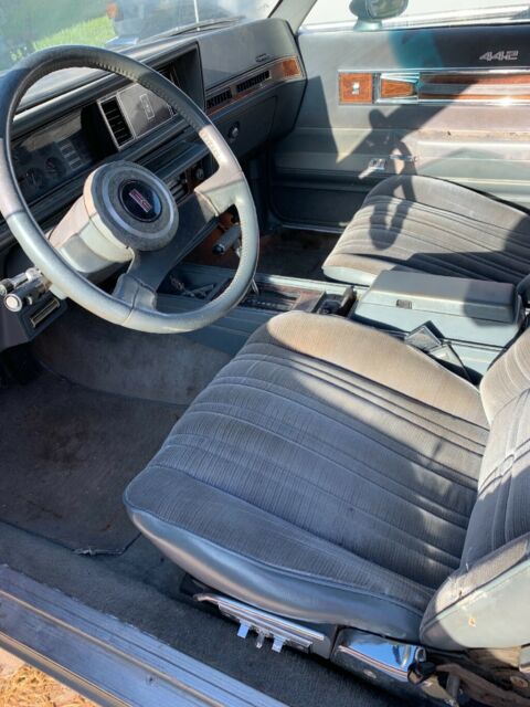 1985 White Oldsmobile Cutlass