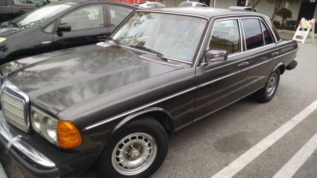 1985 Brown Mercedes-Benz 300-Series