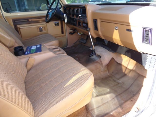 1985 Brown Dodge Ramcharger SUV
