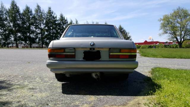 1985 Silver BMW 5-Series Sedan