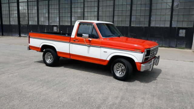 1985 Ford F-150 Standard Cab Pickup