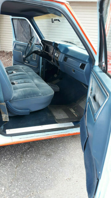 1985 Ford F-150 Standard Cab Pickup