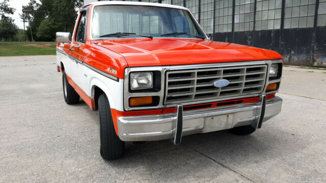 1985 Ford F-150 Standard Cab Pickup