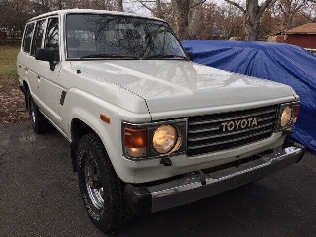 1985 White Toyota Land Cruiser