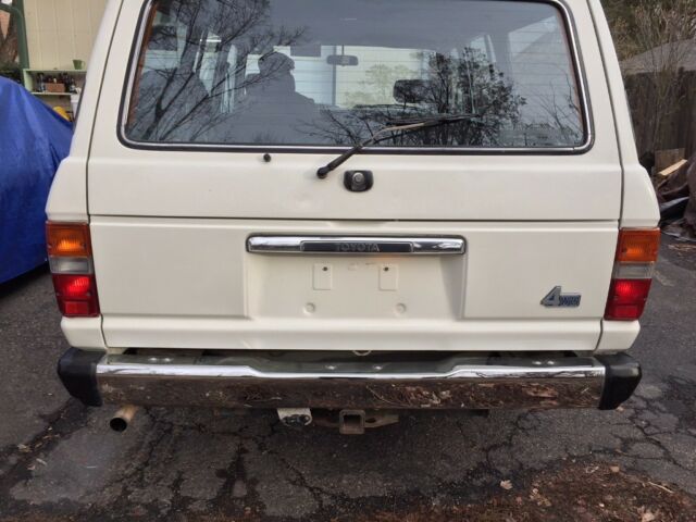 1985 White Toyota Land Cruiser