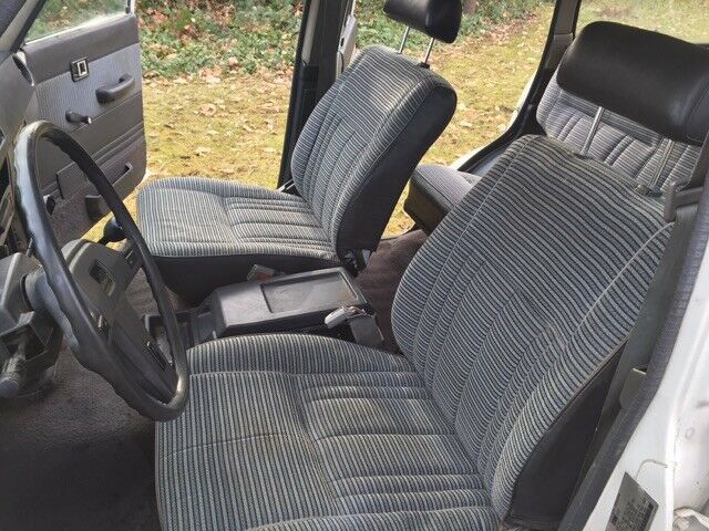 1985 White Toyota Land Cruiser