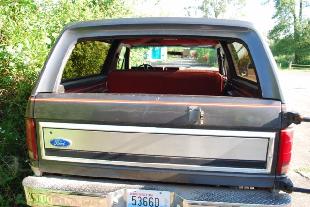 1985 Ford Bronco SUV