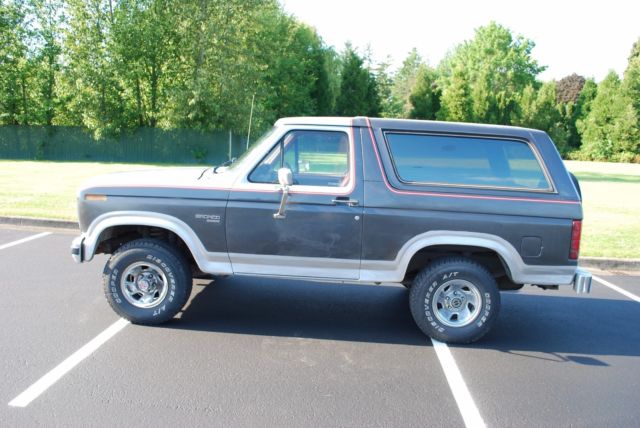 1985 Ford Bronco SUV