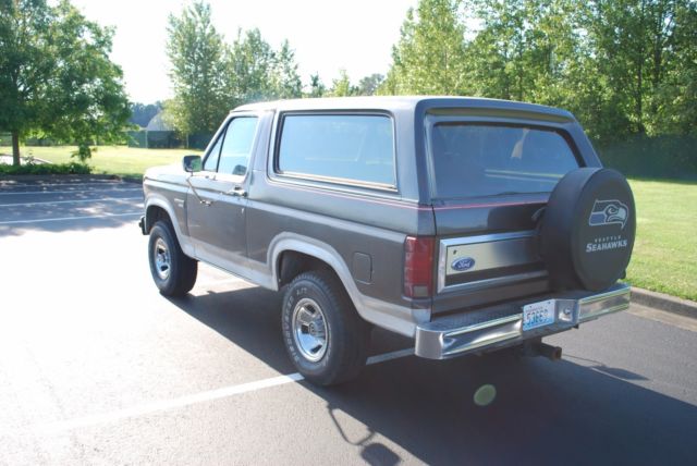 1985 Ford Bronco SUV