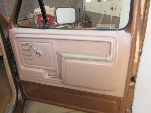 1985 Brown &amp- Tan Ford Bronco Bronco