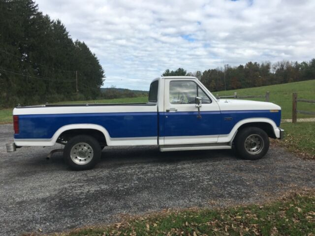 1985 White Ford F-150 Standard Cab Pickup