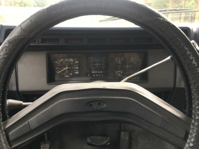 1985 White Ford F-150 Standard Cab Pickup