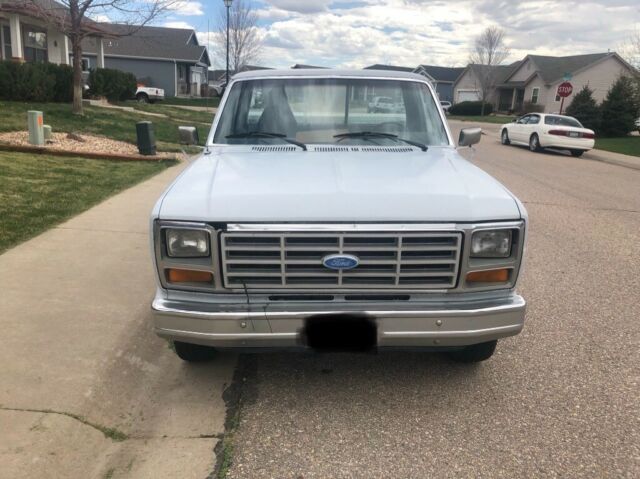 1985 Gray Ford F-150 Standard Cab Pickup