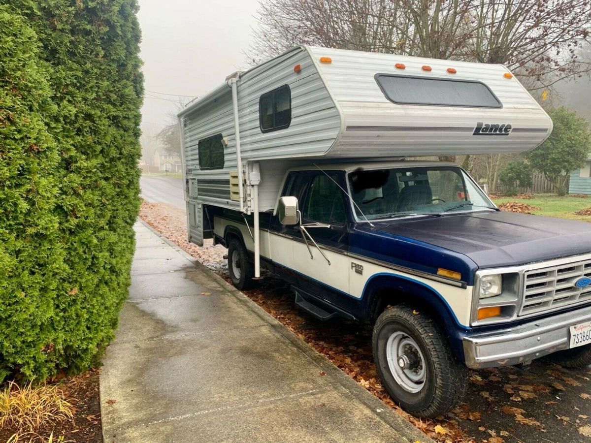 1985 Blue Ford F-250 Pickup