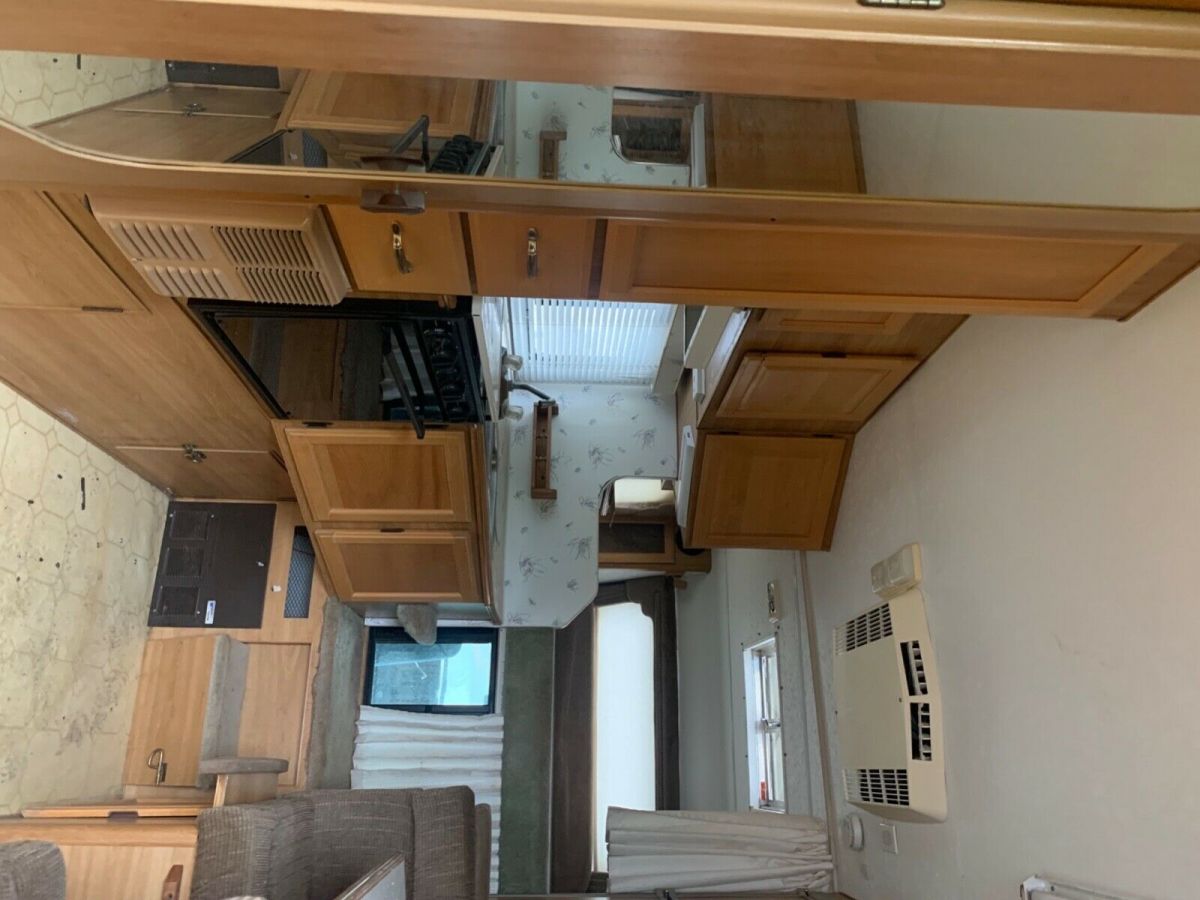 1985 Blue Ford F-250 Pickup