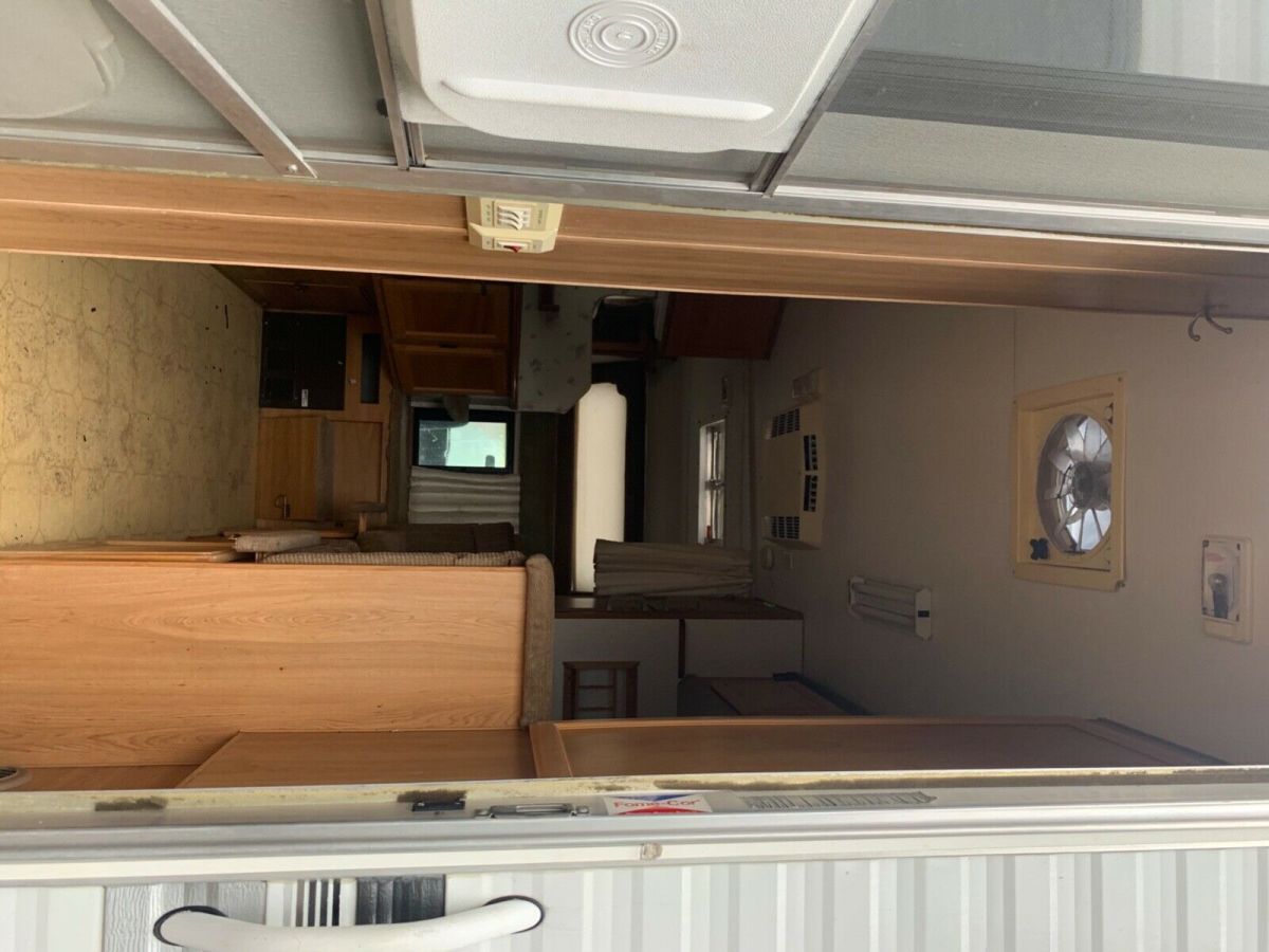 1985 Blue Ford F-250 Pickup