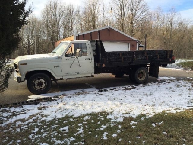 1985 White Ford F-150