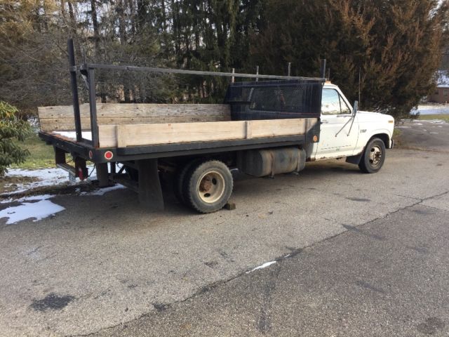 1985 White Ford F-150