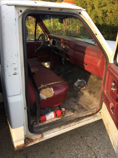 1985 White Ford F-150