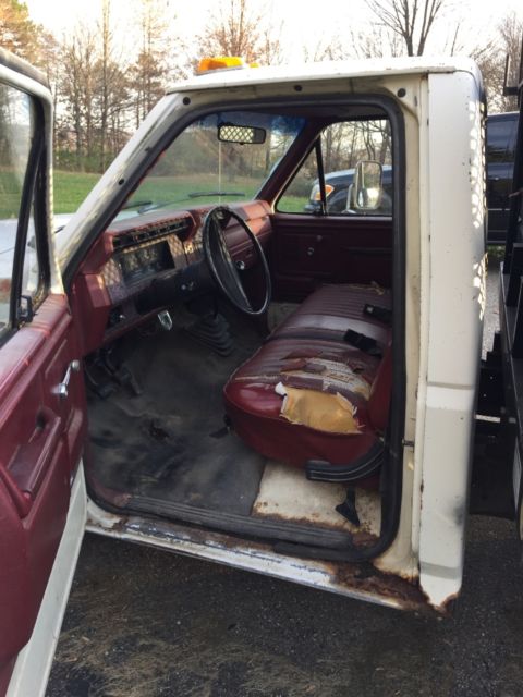 1985 White Ford F-150