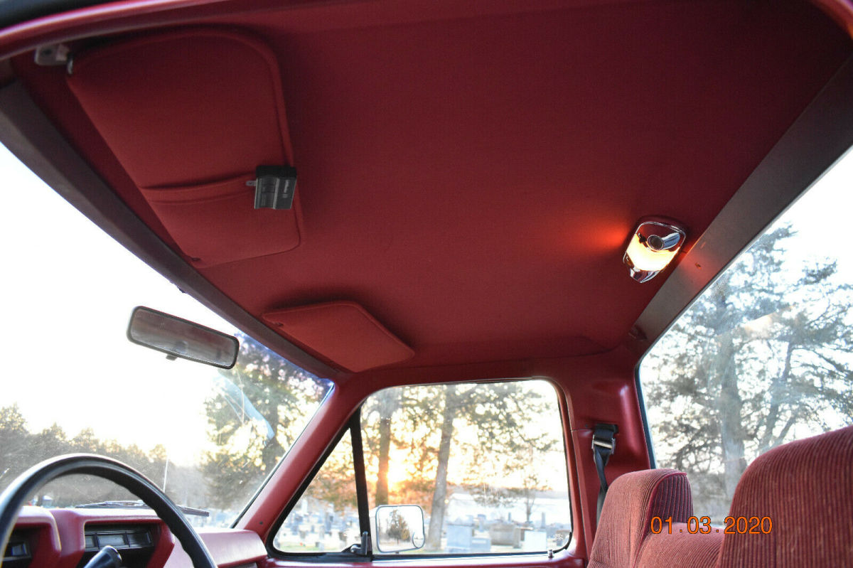 1985 Ford F-150 Standard Cab Pickup