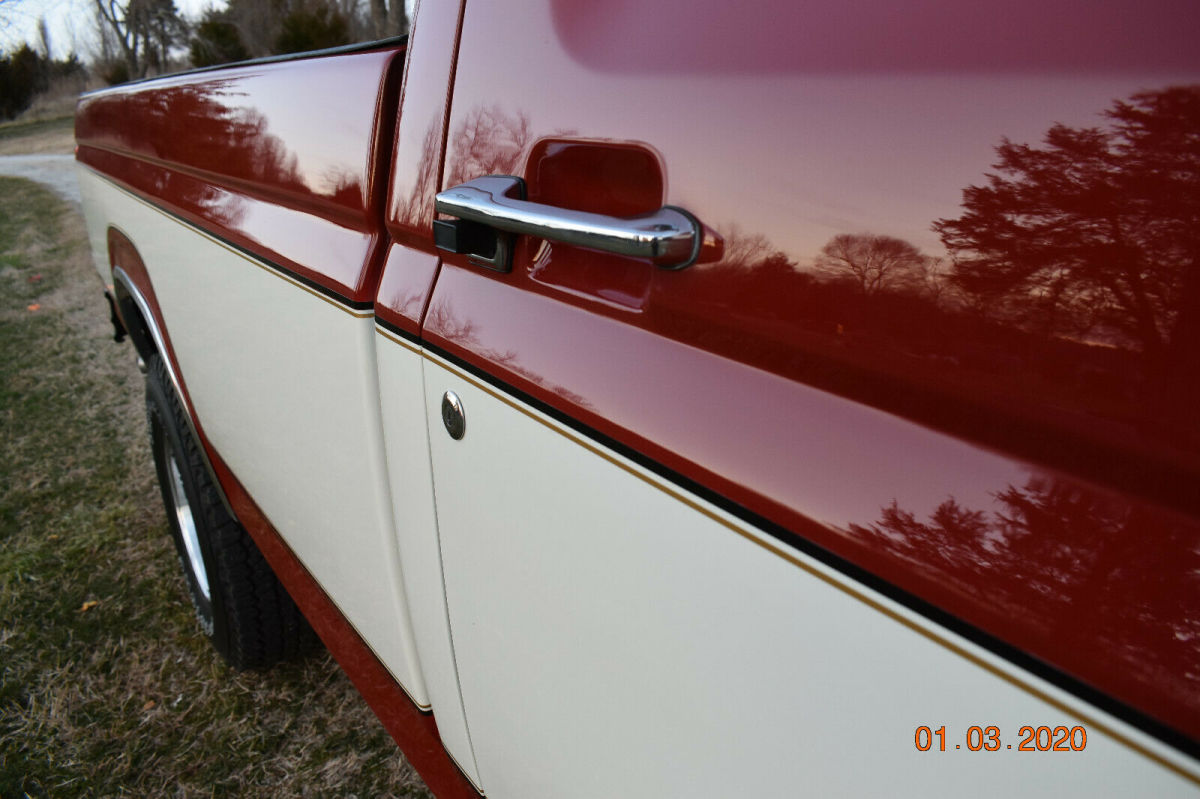 1985 Ford F-150 Standard Cab Pickup