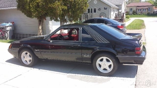 1985 Black Ford Mustang