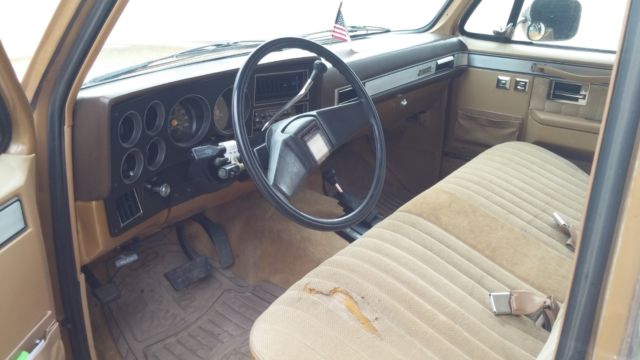 1985 Gold / white Chevrolet C-10 Regular cab pickup
