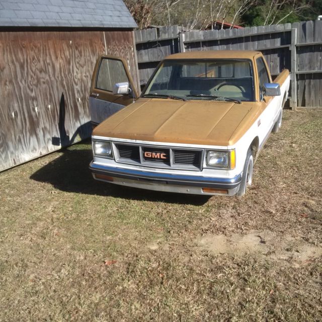 1985 Gold & White (Georgia Tech Edition) GMC Other Long Wheelbase Pickup