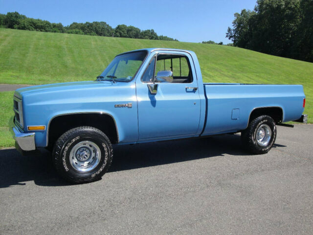1985 Steel-Blue metallic GMC Sierra 1500 Pickup Truck
