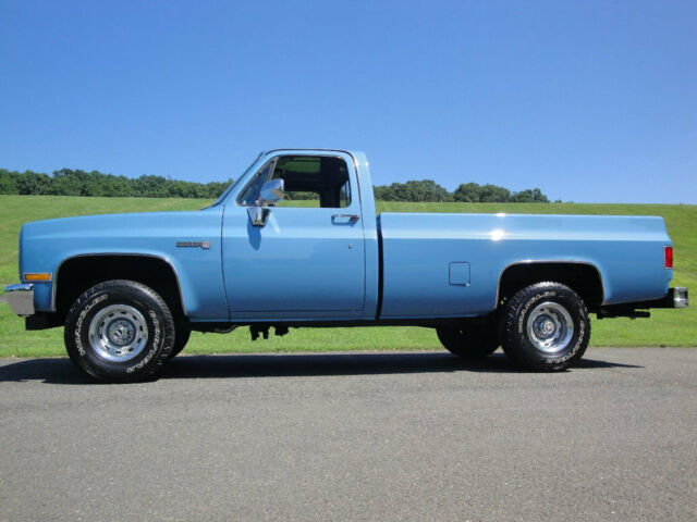 1985 Steel-Blue metallic GMC Sierra 1500 Pickup Truck