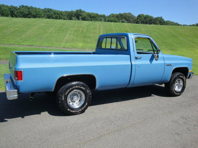 1985 Steel-Blue metallic GMC Sierra 1500 Pickup Truck