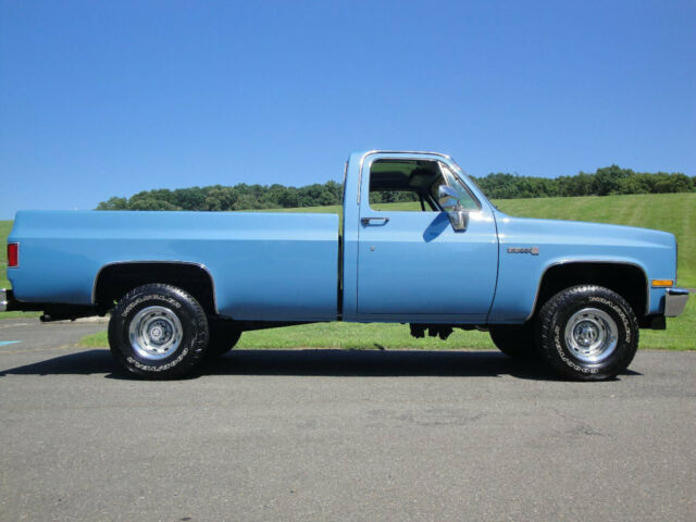 1985 Steel-Blue metallic GMC Sierra 1500 Pickup Truck