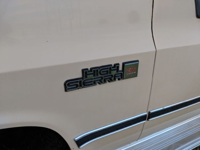 1985 Tan GMC Suburban SUV