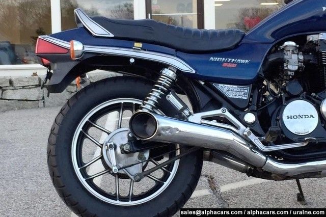 1985 Blue Honda Nighthawk 650 --