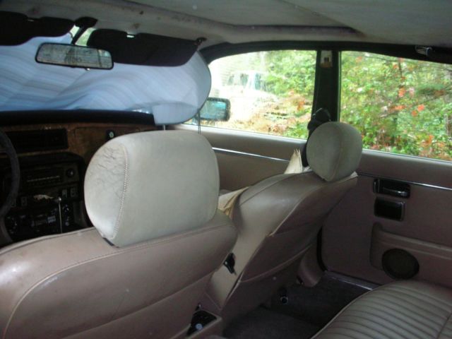 1985 Blue Jaguar XJ6 4 door Saloon