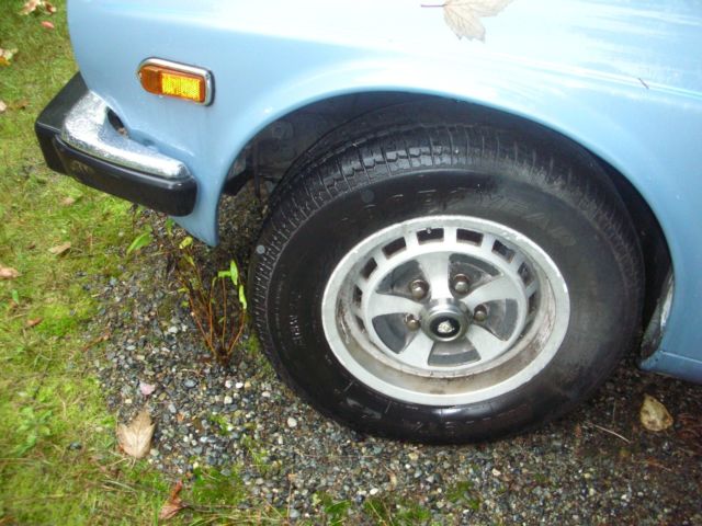 1985 Blue Jaguar XJ6 4 door Saloon