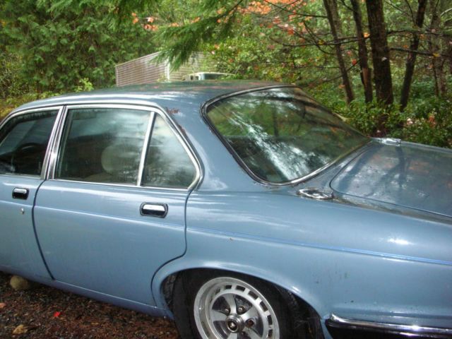1985 Blue Jaguar XJ6 4 door Saloon