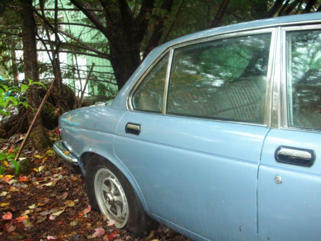 1985 Blue Jaguar XJ6 4 door Saloon