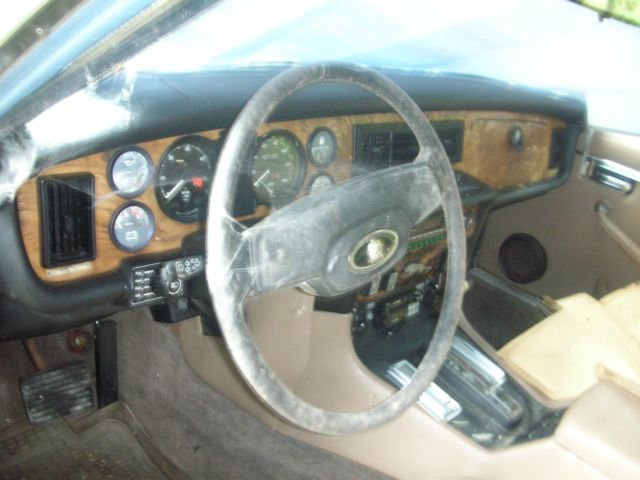 1985 Blue Jaguar XJ6 4 door Saloon
