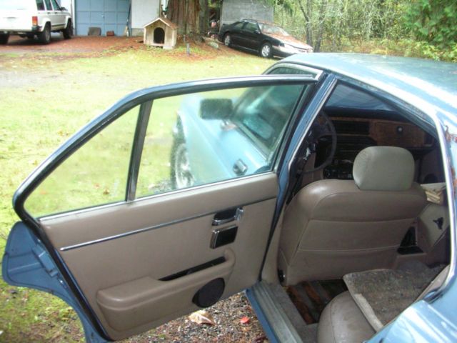 1985 Blue Jaguar XJ6 4 door Saloon