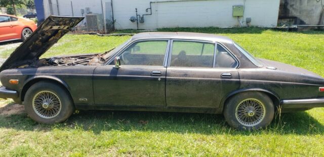 1985 Jaguar XJ6 Sedan