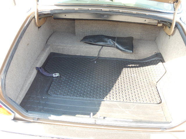 1985 Gold Jaguar XJ6 Sedan