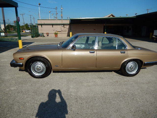 1985 Gold Jaguar XJ6 Sedan