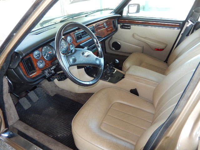 1985 Gold Jaguar XJ6 Sedan
