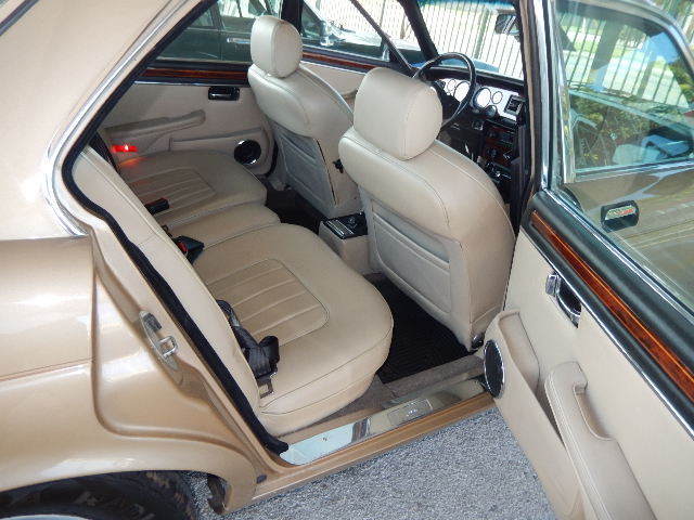 1985 Gold Jaguar XJ6 Sedan
