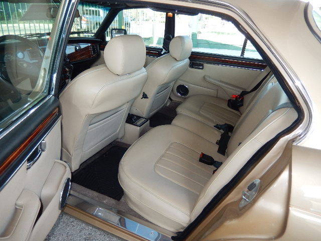 1985 Gold Jaguar XJ6 Sedan