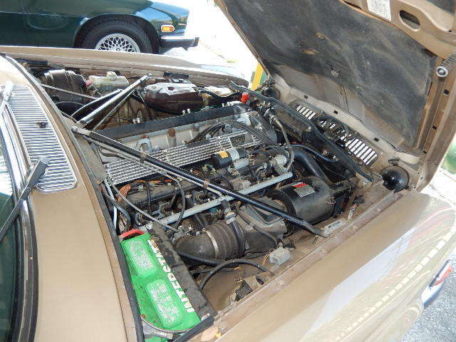 1985 Gold Jaguar XJ6 Sedan